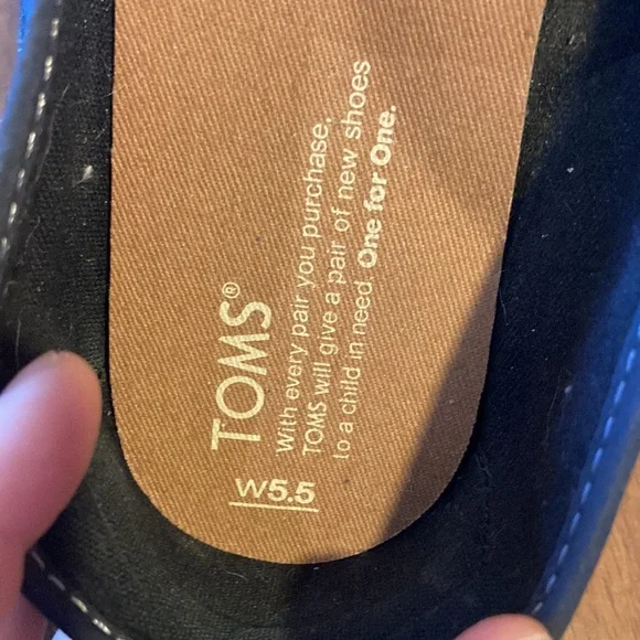 Tom’s, sparkly black women’s size 5.5 - Picture 5 of 7